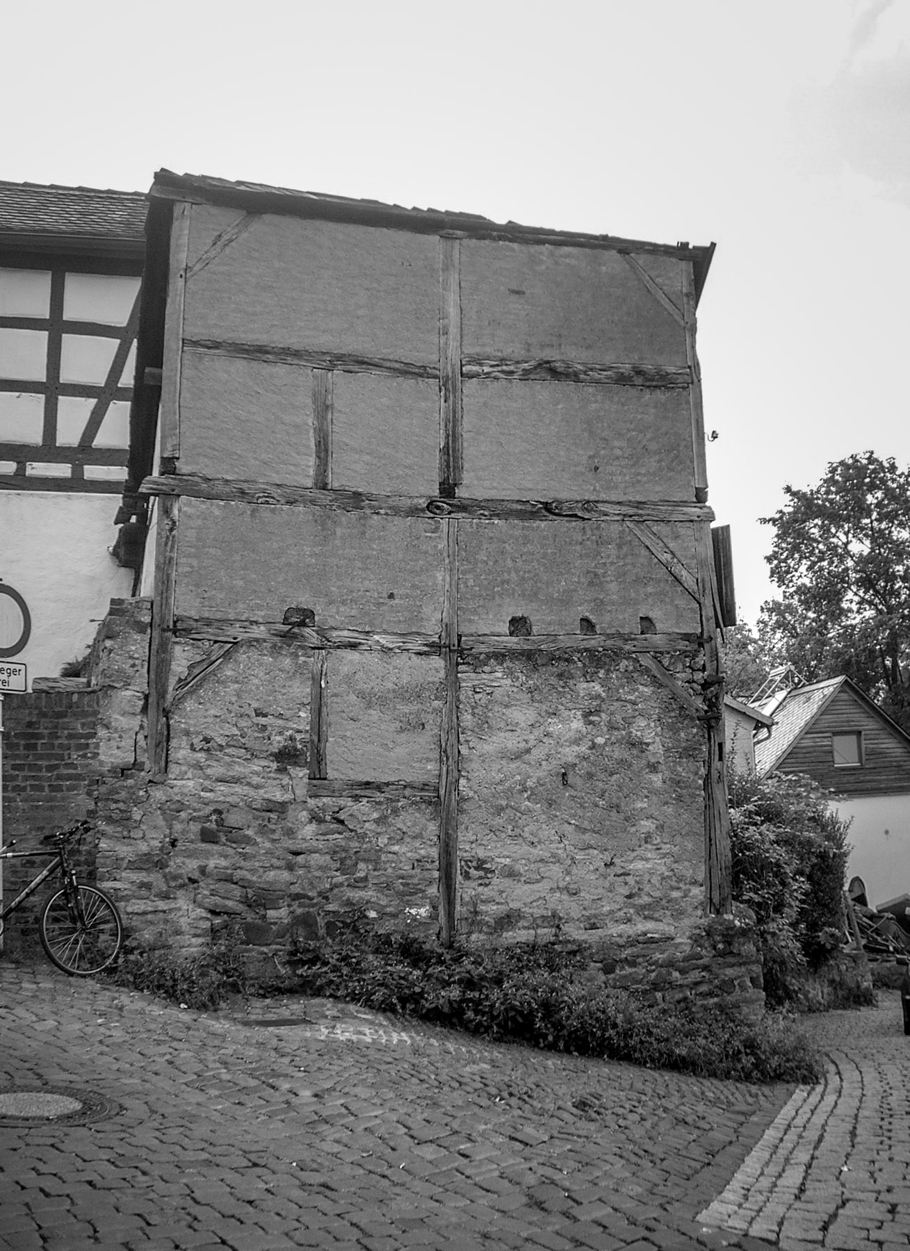 Haus vor der Stadtmauer historischer Bestand