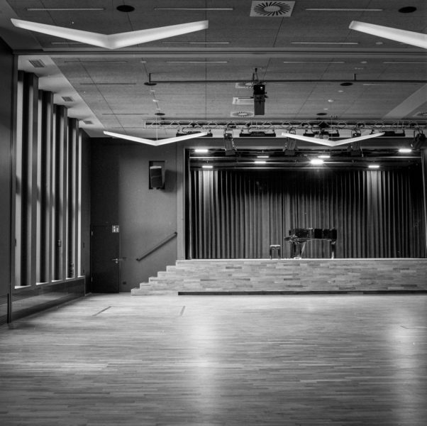 Bürgerhaus Steinbach großer Saal Bühne